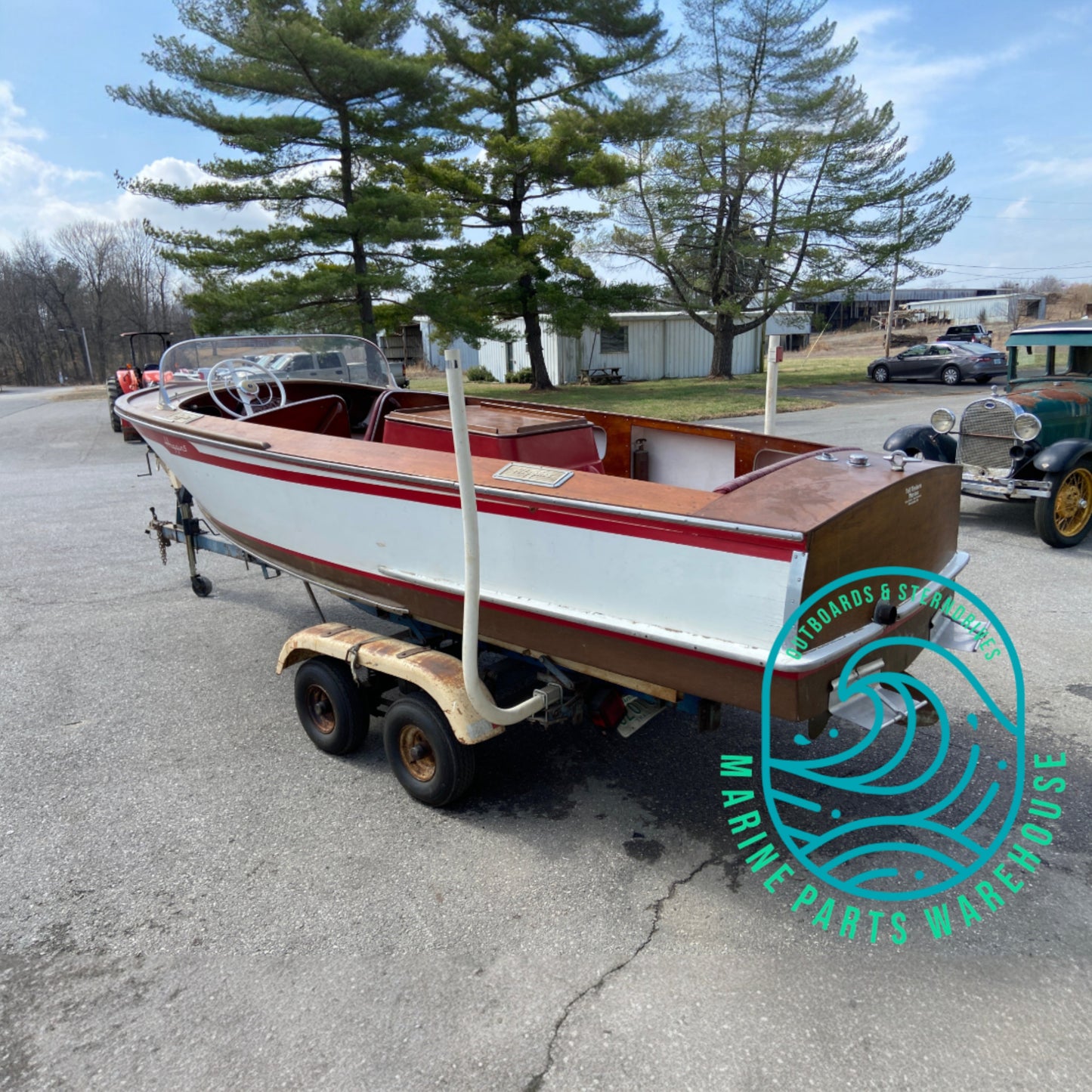 1954 HIggins 17' Runabout Boat