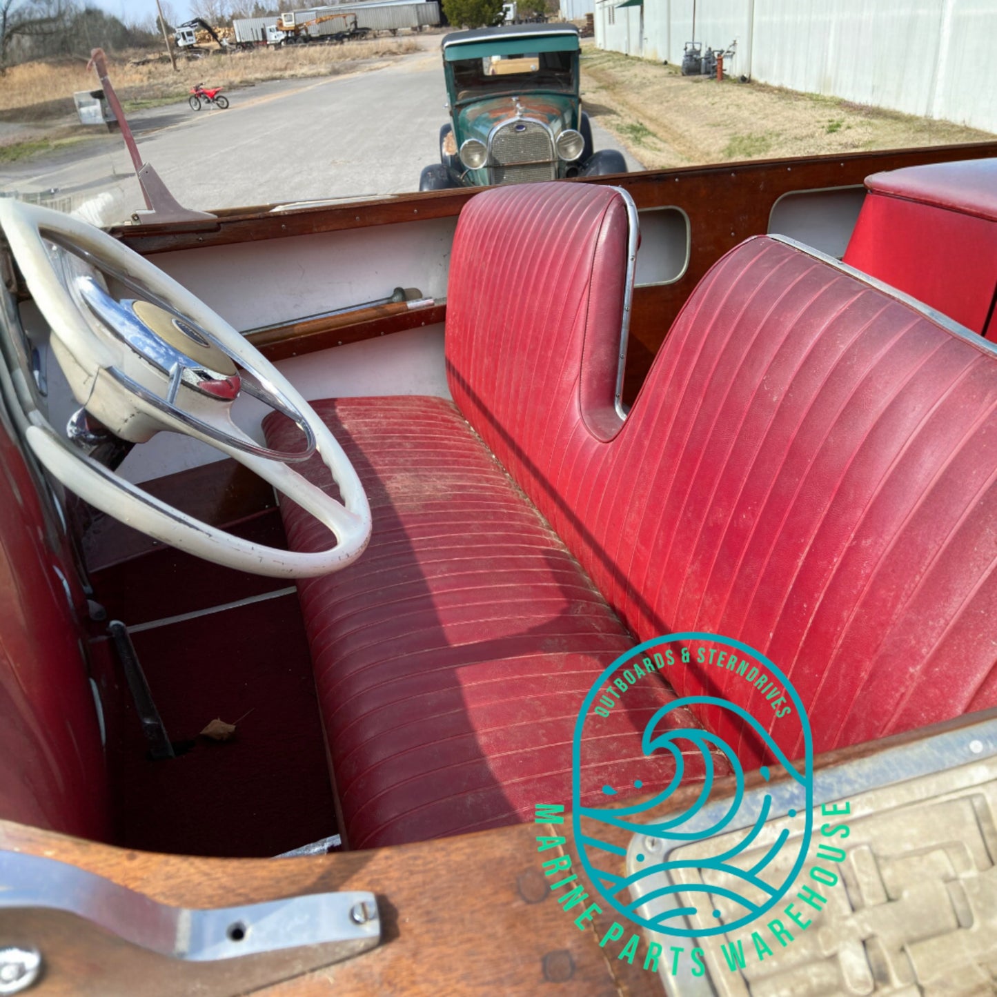 1954 HIggins 17' Runabout Boat